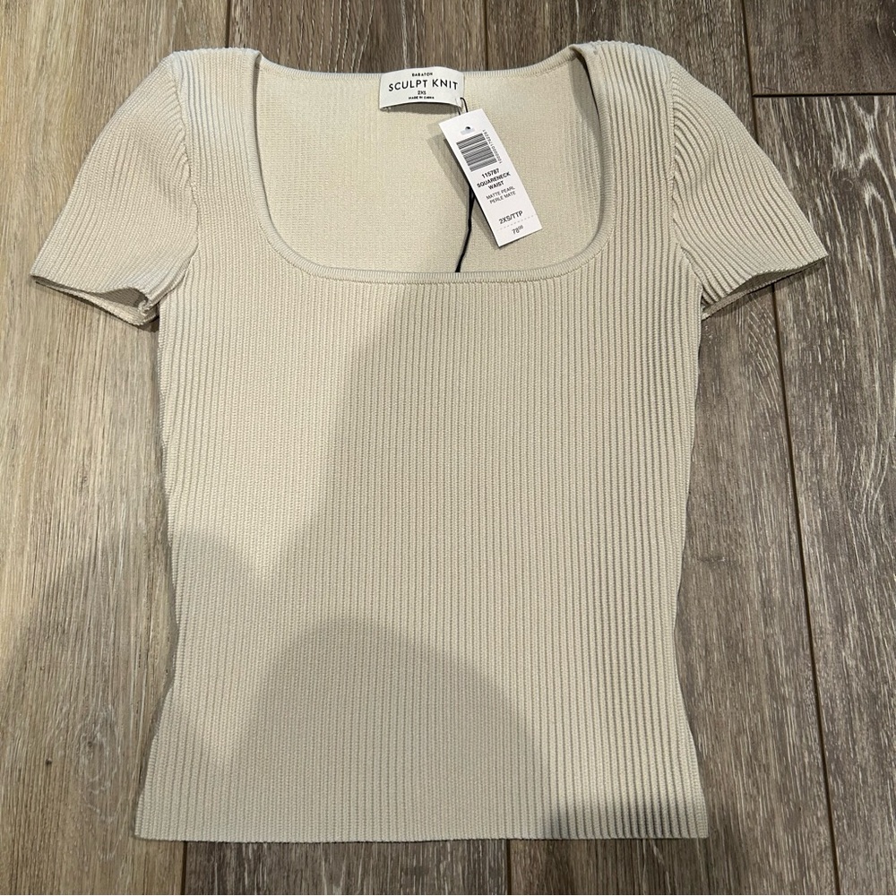 NWT Aritzia Babaton Sculpt Knot Squareneck Waist Top in Matte Pearl XXS